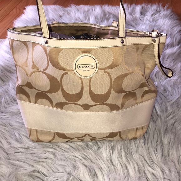 Coach Purse - Picture 1 of 3